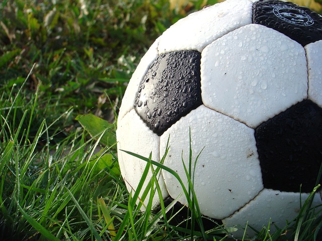 Futbol Maçlarında Neden Bazı Oyuncular Bileklik Takar? Futbol Maçlarında Neden Bazı Oyuncular Bileklik Takar?
