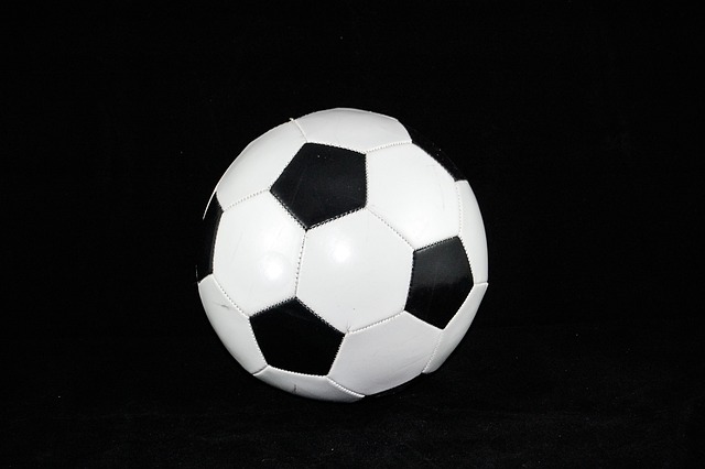 Futbol Sahalarında Çim Bakımı Nasıl Yapılır? Futbol Sahalarında Çim Bakımı Nasıl Yapılır?
